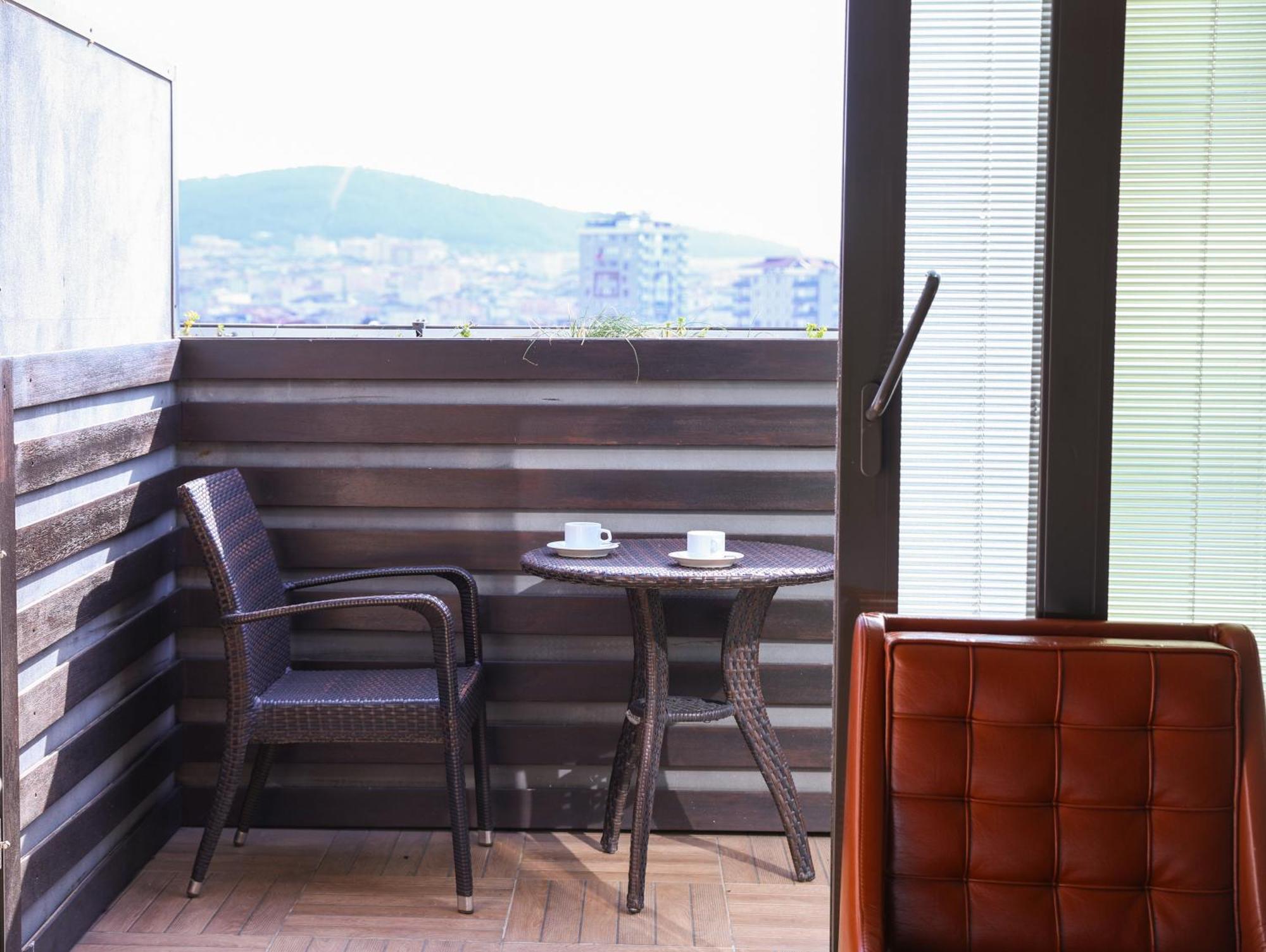 The Hera Platinum Hotel Istanbul Exterior photo