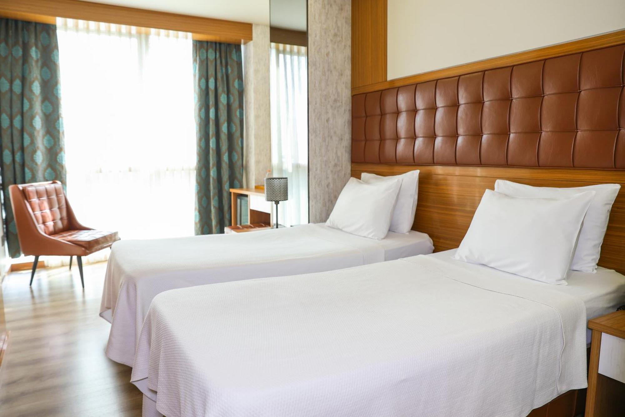 The Hera Platinum Hotel Istanbul Exterior photo